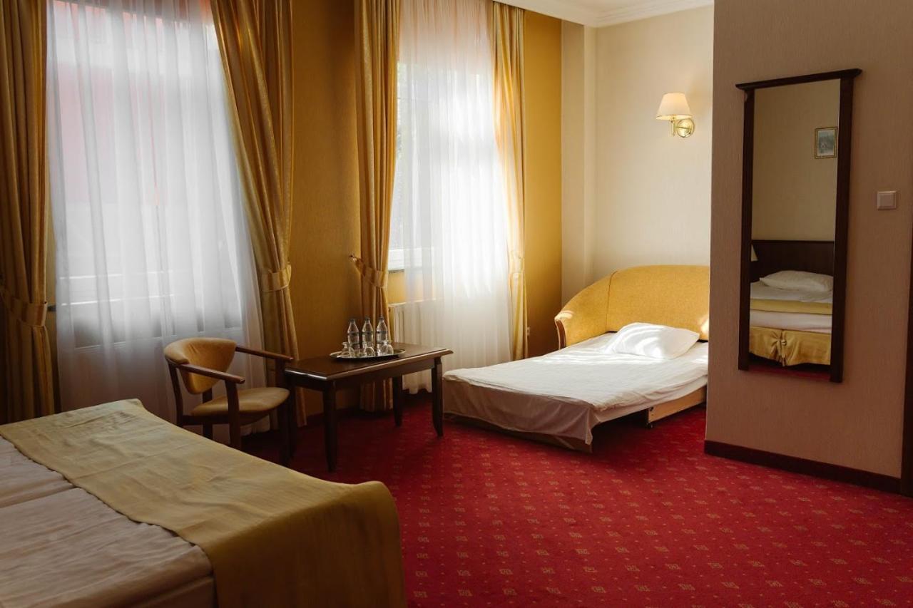 Hotel Jakub Sobieski Oława Exterior foto